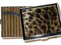 Eklusives Etui gefüllt mit 10 Cigarillos ohne Filter